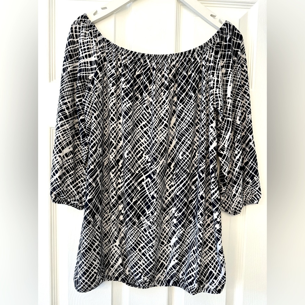 THE LIMITED patterned blouse with elastic neck and 3/4 sleeves - size S